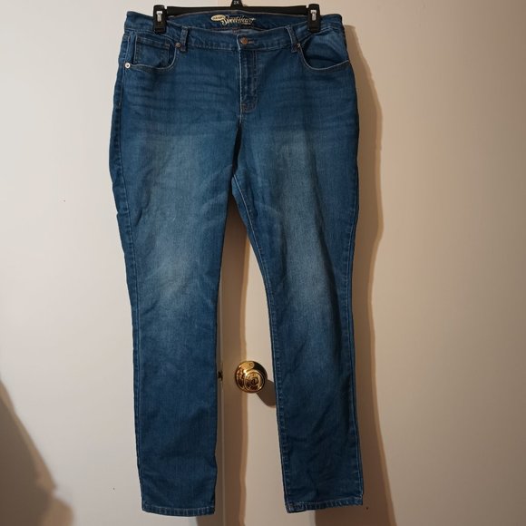 EUC ~ Old Navy's The Sweetheart Straight Leg Jean in Medium Blue (Size 16) - Picture 1 of 4